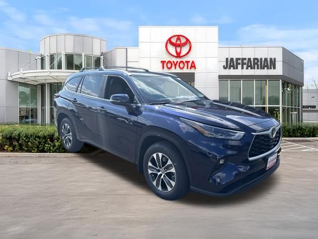 Bluprint 2026 Toyota Highlander SUV / Crossover All-Wheel Drive 8-Speed Automatic