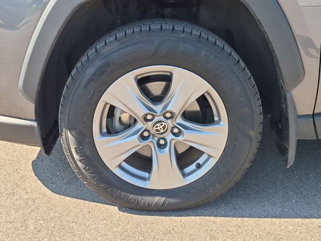 2022 Toyota RAV4 - Image 33