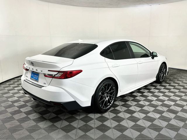 2025 Toyota Camry SE - Photo 6