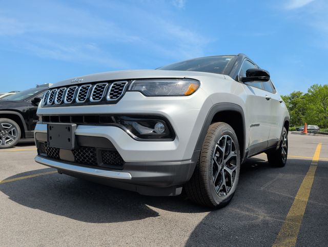 Silver Zynith Metallic Clearcoat 2026 Jeep Compass Limited 4WD SUV / Crossover Four-Wheel Drive 8-Speed Automatic