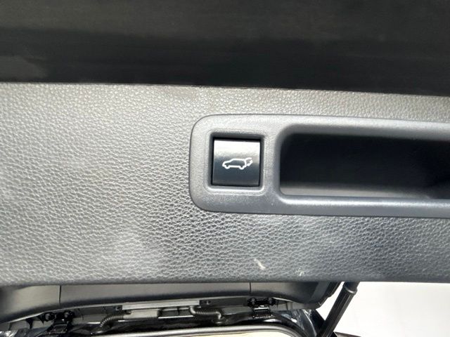 Used 2023 Toyota Highlander SUV