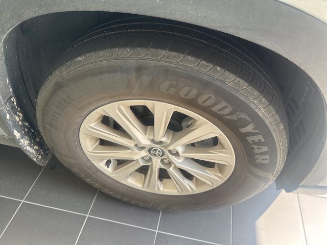 2024 Toyota Grand Highlander XLE Silver at Gullo Toyota