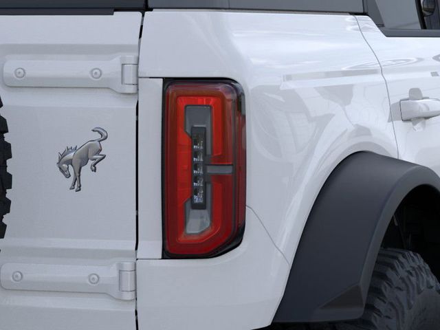 2024 Ford Bronco Outer Banks 23