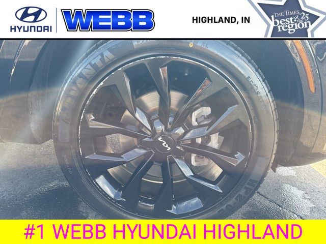 Used 2023 Black Kia SX-Prestige image 32