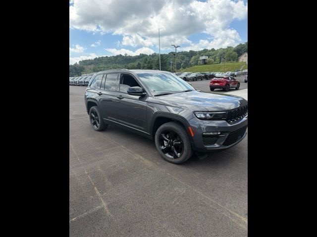Baltic Gray Metallic Clearcoat 2024 Jeep Grand Cherokee SUV / Crossover Four-Wheel Drive 8-Speed Automatic