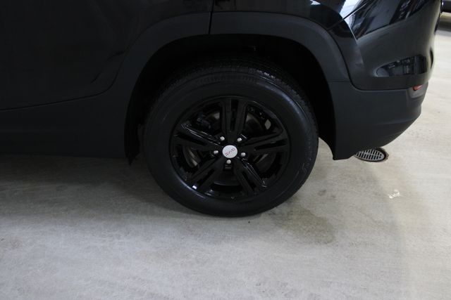 Used 2022 Black GMC SLE image 30