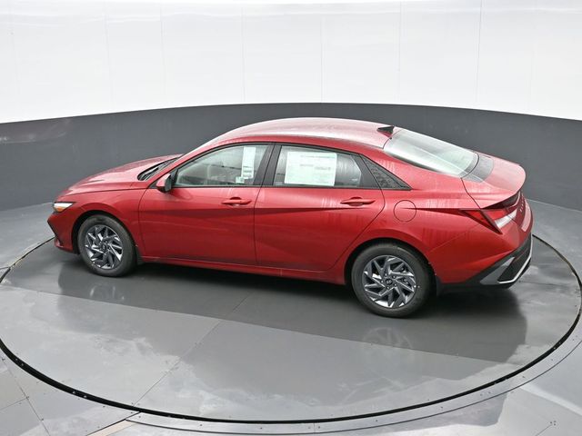 2024 Hyundai Elantra SEL 24