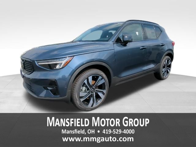 2026 Volvo XC40 B5 Plus