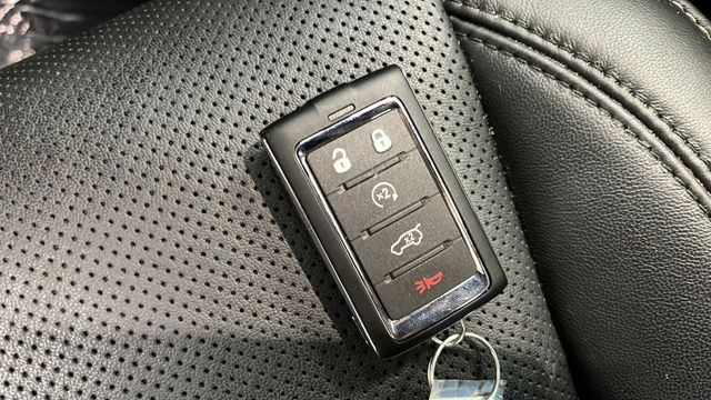 Used 2024 Baltic Gray Metallic Clearcoat Jeep Series II image 47