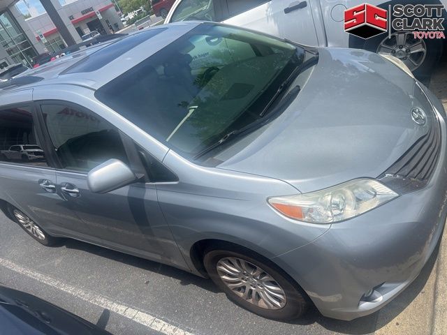 Silver Sky Metallic 2015 Toyota Sienna XLE Premium 8-Passenger Minivan Front-Wheel Drive 6-Speed Automatic Overdrive
