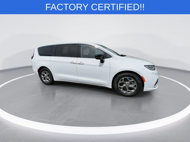 Used 2024 White Chrysler Limited image 9