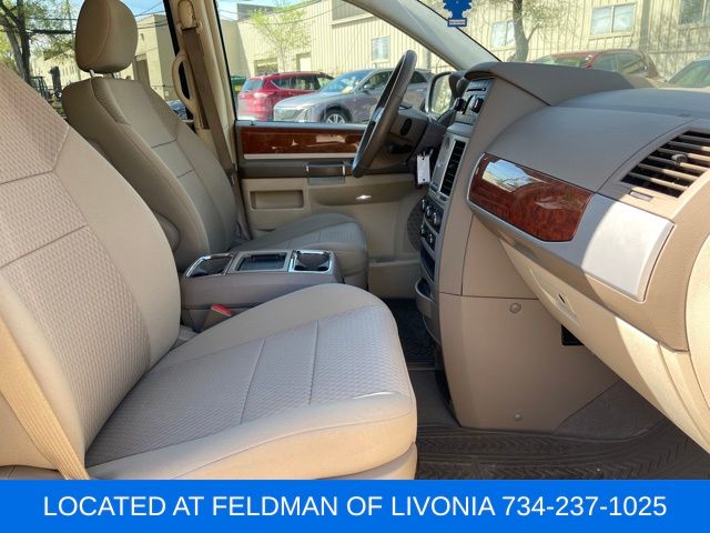 Used 2009 Chrysler Town & Country For Sale in Muncie, IN