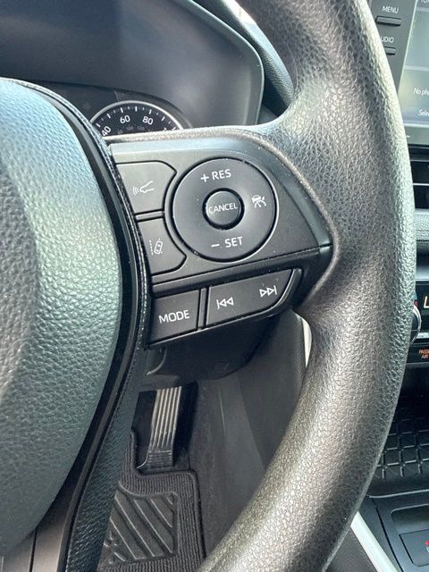 2021 Toyota RAV4 XLE:B02452
