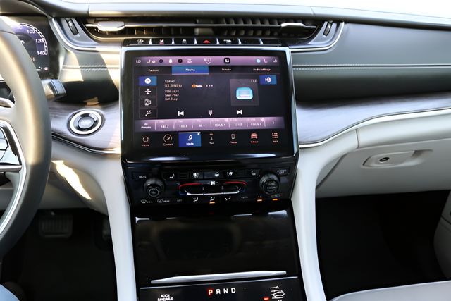 Used Car 2023 Jeep Grand Cherokee  Overland For Sale Under $40,000 In Austin, Texas