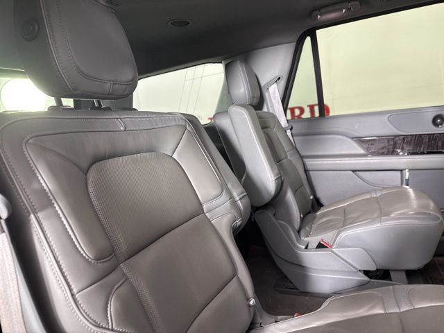 2018 Ruby Red Metallic Tinted Clearcoat Lincoln Navigator Select RWD SUV