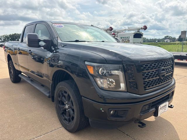 2019 Nissan Titan XD SL Crew Cab 4WD