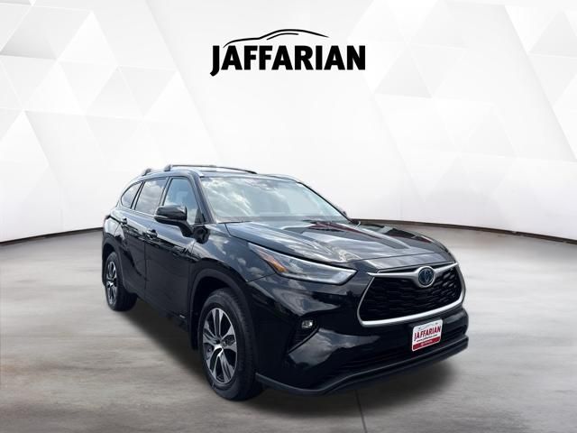 2021 Toyota Highlander Hybrid XLE AWD