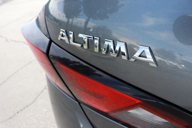 2022 Nissan Altima 2.5 SR 7