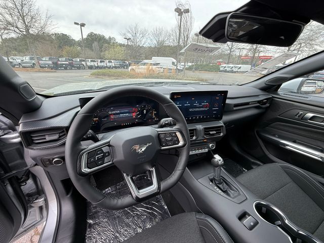 2025 Ford Mustang EcoBoost photo
