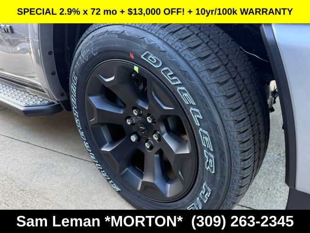 View vehicle photo 4