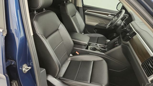 2023 Volkswagen Atlas 2.0T SE w/Technology  at Victoria Chrysler Dodge Jeep Ram