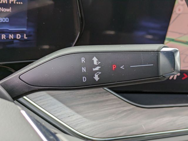 2025 Chevrolet Suburban Premier photo
