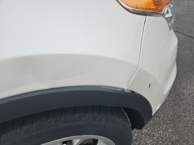 Used 2012 White Platinum Clearcoat Metallic Ford Limited image 3