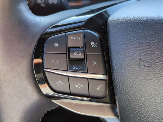 Used 2025 White Ford Platinum image 17