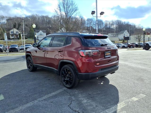 Used 2022 Red Jeep Altitude image 5