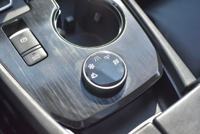 Used 2025 Nissan Rogue SL 4D Sport Utility