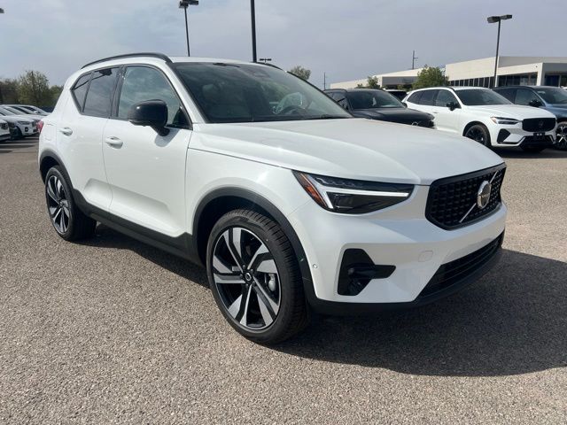 2026 Volvo XC40