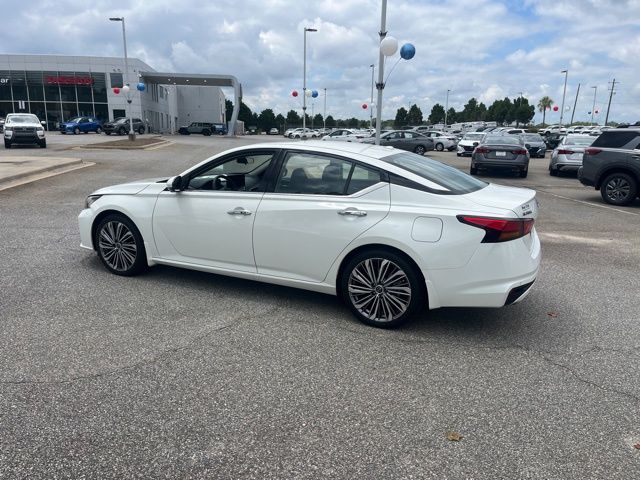 New 2025 White Nissan 2.5 SL image 4