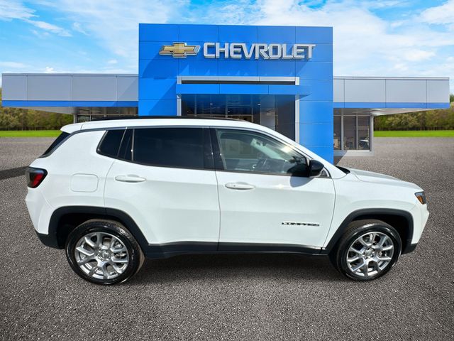 2022 Jeep Compass - Image 8
