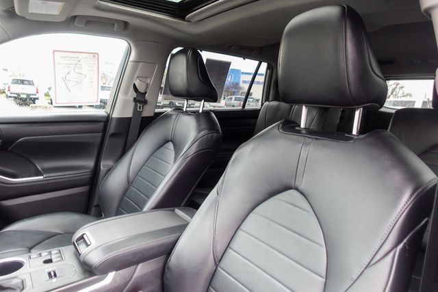 used 2023 Toyota Highlander Hybrid car, priced at $38,000