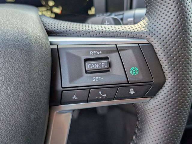 New 2026 White Mitsubishi SE image 17