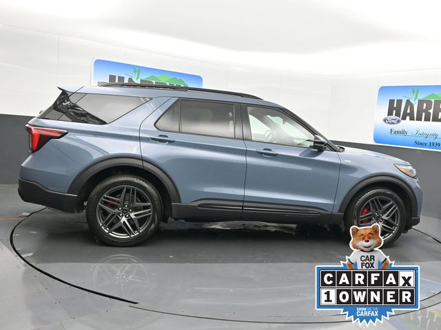2025 Ford Explorer ST-Line photo