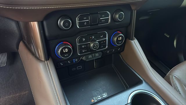 Used 2024 Beige Chevrolet High Country image 31