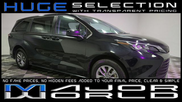 2024 Toyota Sienna LE FWD