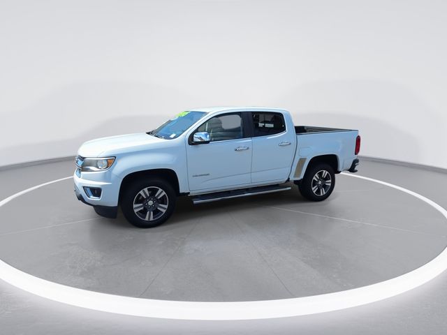 Used 2016 Summit White Chevrolet LT image 4