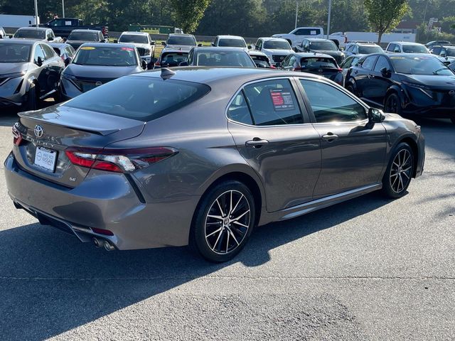 2021 Toyota Camry SE 3