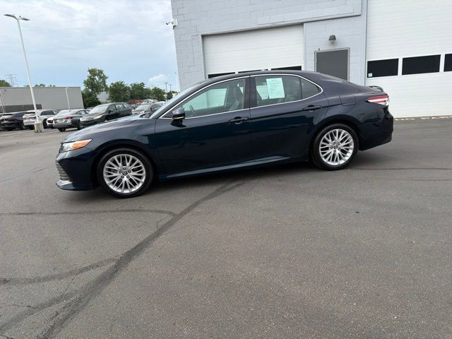 Used 2018 Blue Toyota XLE image 18