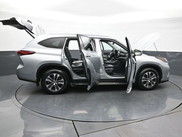 2021 Toyota Highlander Hybrid XLE 61