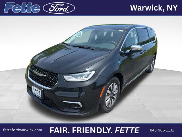 2023 Chrysler Pacifica Hybrid Limited FWD