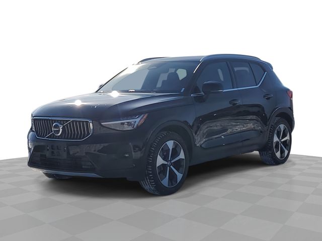 2025 Volvo XC40 B5 Plus Bright Theme AWD
