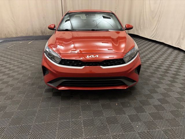 2022 Kia Forte LXS - Image 2