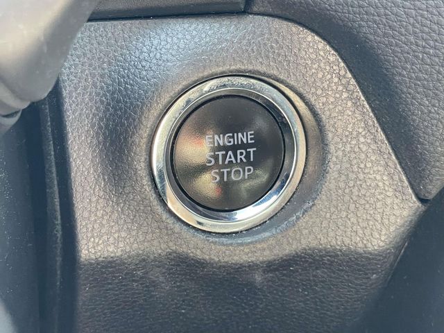 Used 2019  Toyota XLE image 26