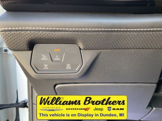 2024 Volkswagen Atlas 2.0T SE w/Technology - Aurora Red Metallic exterior view 15