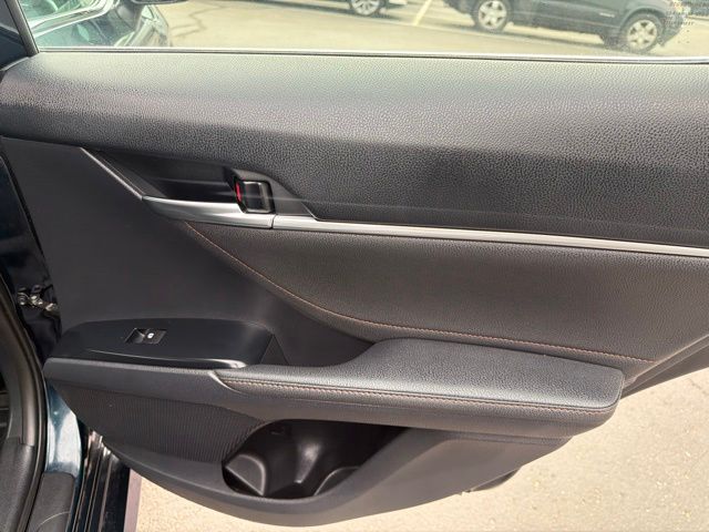 Used 2018 Blue Toyota XLE image 34