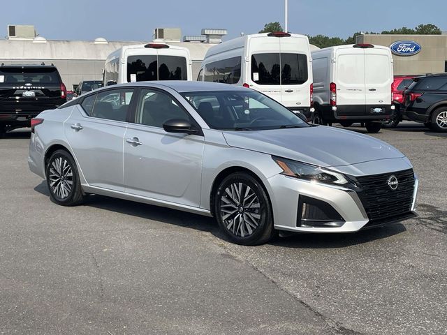 Brilliant Silver Metallic 2025 Nissan Altima Sedan Front-Wheel Drive Continuously Variable Transmission