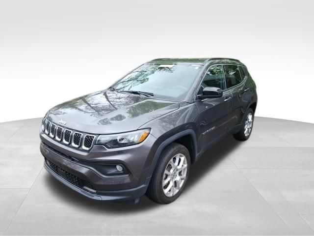 2023 Jeep Compass Latitude Lux